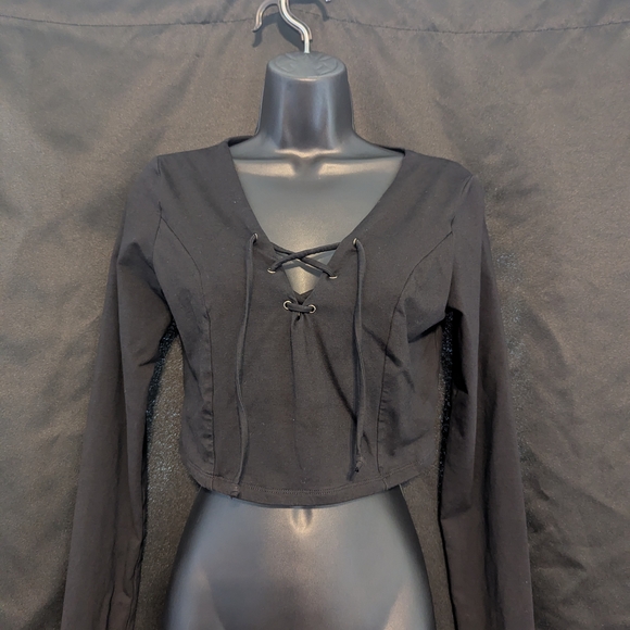 147. Charlotte Russe Black Crop Tie Front Blouse - Picture 1 of 6